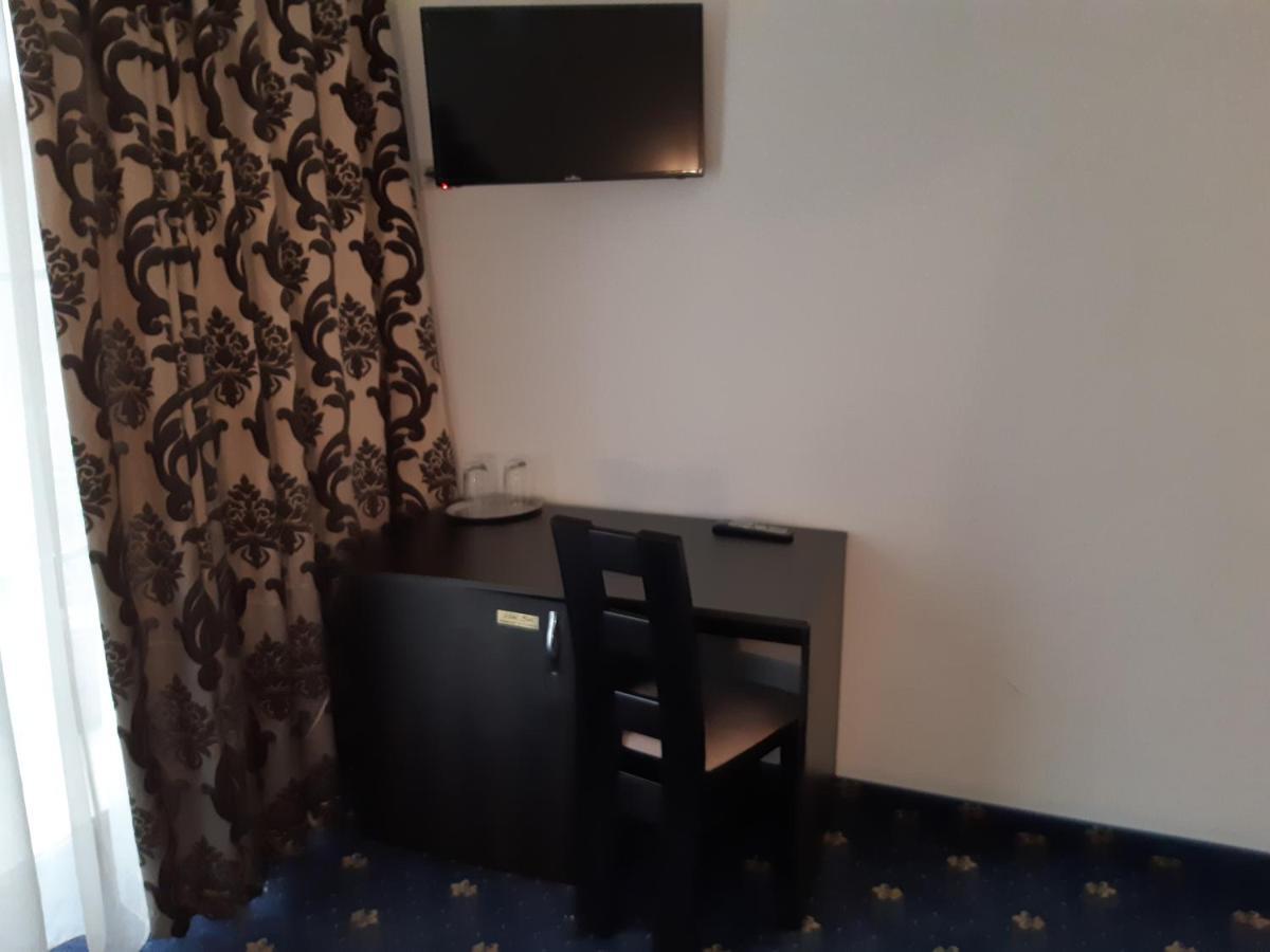 Hotel Ro&Mario Barlad Bîrlad Extérieur photo
